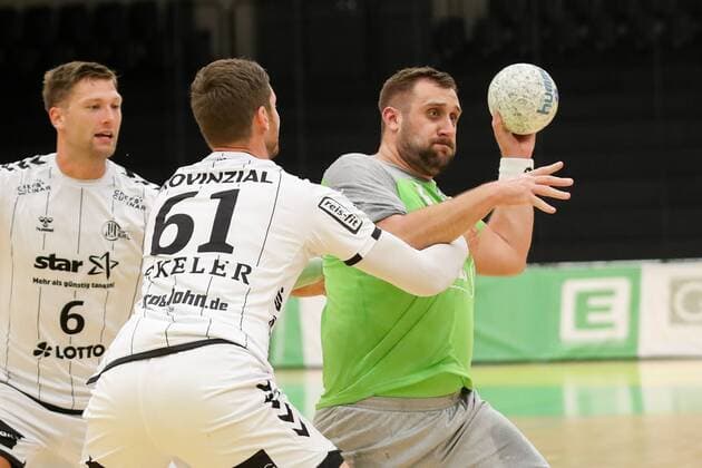 HANDBALL - Allstars vs Kiel, test match GRAZ,AUSTRIA,03.AUG.19 - HANDBALL - Styrian Allstars vs THW Kiel, test match. Image shows Hendrik Pekeler (Kiel) and Christian Hallmann (Allstars). GEPAxpictures xChristianxWalgram