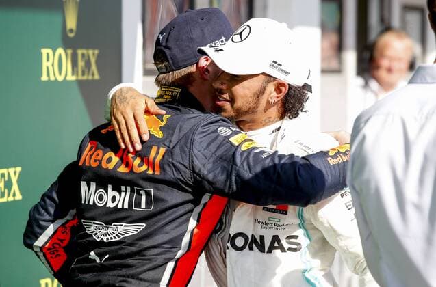 Motorsports: FIA Formula One World Championship, WM, Weltmeisterschaft 2019, Grand Prix of Hungary, 33 Max Verstappen (NLD, Aston Martin Red Bull Racing), 44 Lewis Hamilton (GBR, Mercedes AMG Petronas Motorsport), Budapest Hungary
