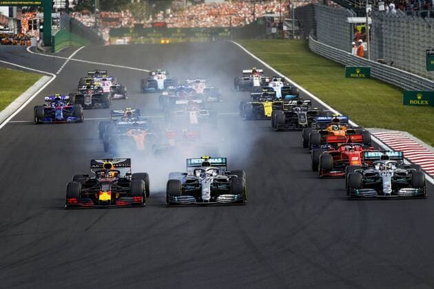Motorsports: FIA Formula One World Championship, WM, Weltmeisterschaft 2019, Grand Prix of Hungary, Start, 33 Max Verstappen (NLD, Aston Martin Red Bull Racing), 77 Valtteri Bottas (FIN, Mercedes AMG Petronas Motorsport), 44 Lewis Hamilton (GBR, Mercedes AMG Petronas Motorsport), Budapest Hungary