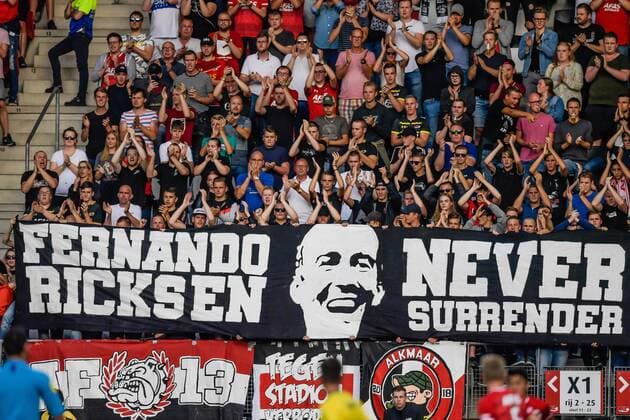 supporters of AZ honour Fernando Ricksen during the Dutch Eredivisie match between AZ Alkmaar and Fortuna Sittard at AFAS stadium on August 04, 2019 in Alkmaar, The Netherlands Dutch Eredivisie 2019 2020 xVIxVIxImagesx xGerritxvanxKeulenxIVx 200701843