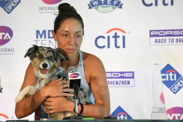 Bilder des Jahres 2019, Sport 08 August Sport Themen der Woche KW31 Sport Bilder des Tages August 4, 2019, Washington, D.C, U.S: JESSICA PEGULA speaks at a press conference, PK, Pressekonferenz with her dog maddie after winning the 2019 Citi Open. Tennis 2019 - Citi Open - ZUMAg196 20190804_zap_g196_010 Copyright: xKylexGustafsonx