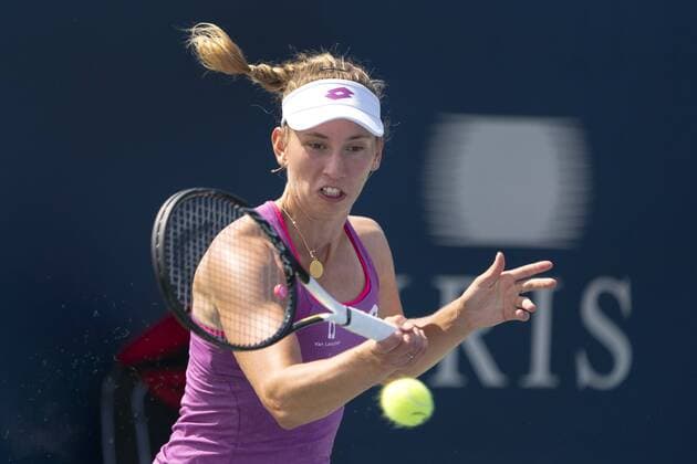 TORONTO, ON - AUGUST 05: Elise Mertens of Belgium returns a ball hit by Aliaksandra Sasnovich of Belarus during the first round of the Rogers Cup WomenÕs tournament on August 5, 2019 at Aviva Centre in Toronto, Ontario. (Photo by Jeff Chevrier Icon Sportswire) TENNIS: AUG 05 Rogers Cup Icon19080501