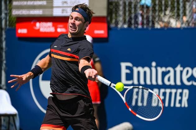 MONTREAL, QC - AUGUST 05: Cameron Norrie (GBR) returns the ball during the ATP, Tennis Herren Coupe Rogers first round match on August 5, 2019 at IGA Stadium in Montreal, QC (Photo by David Kirouac Icon Sportswire) TENNIS: AUG 05 Coupe Rogers Icon190805010