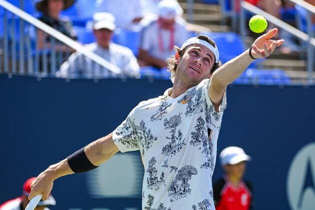 MONTREAL, QC - AUGUST 05: Tommy Paul (USA) serves the ball during the ATP, Tennis Herren Coupe Rogers first round match on August 5, 2019 at IGA Stadium in Montreal, QC (Photo by David Kirouac Icon Sportswire) TENNIS: AUG 05 Coupe Rogers Icon190805043