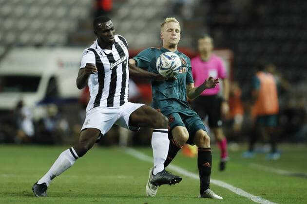(l-r) Anderson Esiti of PAOK FC, Donny van de Beek of Ajax during the UEFA Champions League third round qualifying first leg match between PAOK FC and Ajax Amsterdam at Toumba stadium on August 06, 2019 in Thessaloniki, Greece UEFA Champions League 2019 2020 xVIxVIxImagesx xMauricexvanxSteenxIVx 200757281