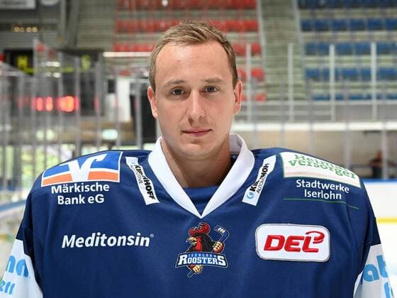 Iserlohn, Germany, 06 08 2019, season 2019 2020, DEL, Iserlohn Roosters, team photo and player portraits, goalkeeper Andreas Jenike Iserlohn watching Iserlohn North Rhine Westphalia Germany eu images 09 521 023863 eu-images-521