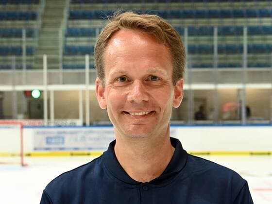 Iserlohn, Germany, 06 08 2019, season 2019 2020, DEL, Iserlohn Roosters, team photo and player portraits, team doctor Dr Jochen Veit Iserlohn looks Iserlohn North Rhine Westphalia Germany eu images 09 521 023913 eu-images-521