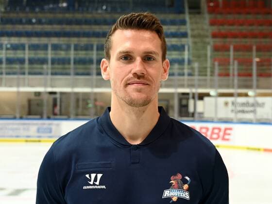 Iserlohn, Germany, 06 08 2019, season 2019 2020, DEL, Iserlohn Roosters, team photo and player portraits, athletic coach Oliver Isdepski Iserlohn watching Iserlohn North Rhine Westphalia Germany eu images 09 521 023927 eu-images-521