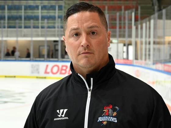 Iserlohn, Germany, 06 08 2019, season 2019 2020, DEL, Iserlohn Roosters, team photo and player portraits, head coach Jason OÕLeary Iserlohn watching Iserlohn North Rhine Westphalia Germany eu images 09 521 023937 eu-images-521