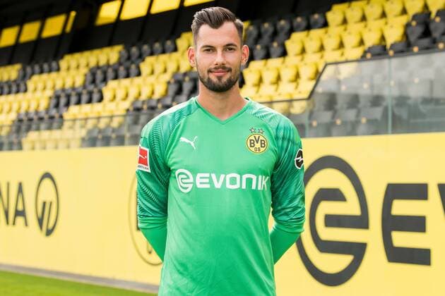 Goalkeeper Eric Oelschlägel Borussia Dortmund 1 BL, portrait date 2019 2020 Team2