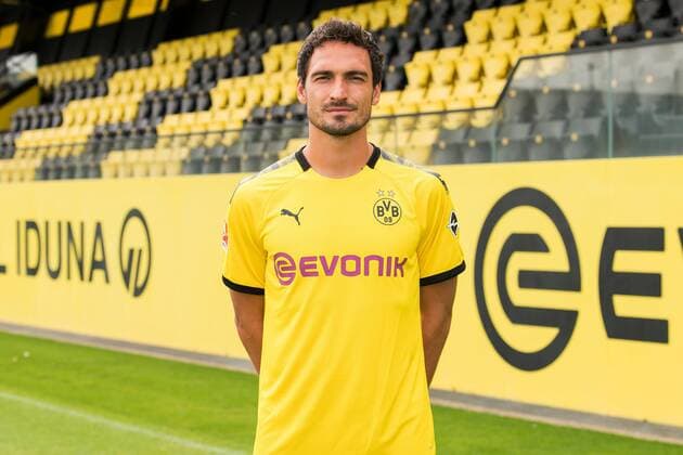 Mats Hummels Borussia Dortmund 1 BL, portrait date 2019 2020 Team2