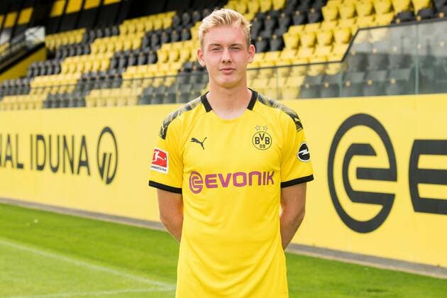 Julian Brandt Borussia Dortmund 1 BL, portrait date 2019 2020 Team2