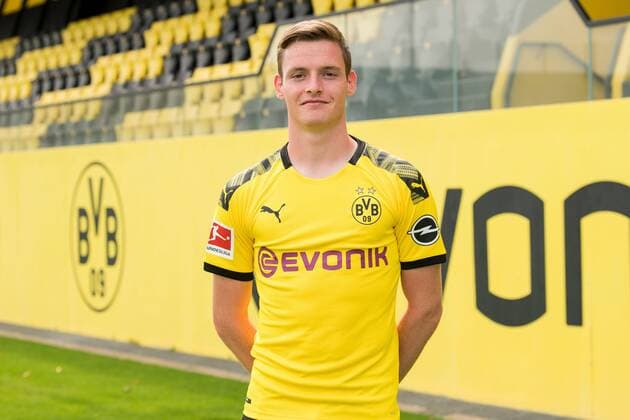 Sergio Gomez Borussia Dortmund 1 BL, portrait date 2019 2020 Team2