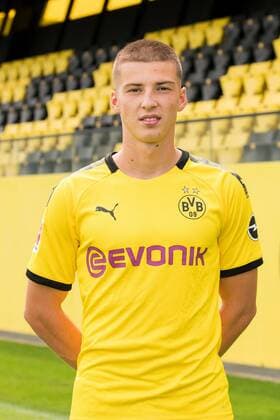 Tobias Raschl Borussia Dortmund 1 BL, portrait date 2019 2020 Team2