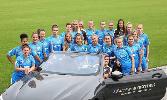 06 08 2019, xcex, GER, Frankfurt am Main, Stadion am Brentanobad, Frauenfussball, 1 Bundesliga FLYERALARM Womens Bundesliga Season 2019 2020 1 FFC Frankfurt Photo shoot the players at the photo shoot for the automobile partner BMW Matthes DFL regulations prohibit any use of photographs as image sequences and or quasi video