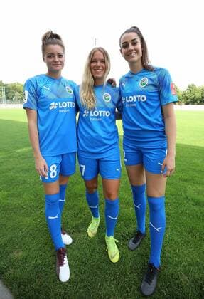 06 08 2019, xcex, GER, Frankfurt am Main, Stadion am Brentanobad, Womens football, 1 Bundesliga FLYERALARM Womens Bundesliga Season 2019 2020 1 FFC Frankfurt Photo shoot Verena Aschauer, Margarita Gidion, Selina Ostermeier FFC Frankfurt DFL regulations prohibit any use of photographs as image sequences and or quasi video