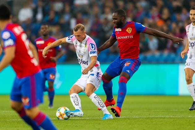 SOCCER - CL quali, Basel vs LASK BASEL,SWITZERLAND,07.AUG.19 - SOCCER - UEFA Champions League qualification, FC Basel vs Linzer ASK. Image shows Thomas Goiginger (LASK) and Eder Balanta (Basel). GEPAxpictures xPhilippxBrem