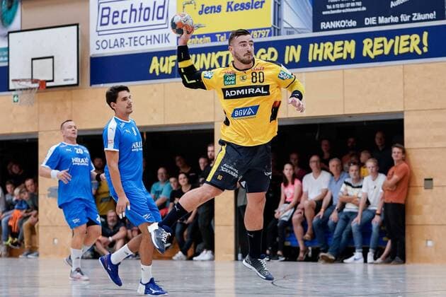 v li Christian Zeitz SG 1887 Nussloch, 20 , Pascal Kirchenbauer SG 1887 Nussloch, 8 , Jannik Kohlbacher RNL, 80 , at the jump throw, throw, goal throw, action, action, game scene, 07 08 2019, Östringen Germany , handball, test game, Rhein Neckar Löwen SG Nußloch xozx