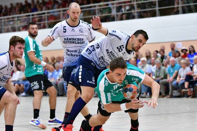 SG Flensburg Handewitt vs Skjern Handbold, Handball, Nospa Cup, Bundesliga, 07 08 19 Kristian Tind Skjern Handbold, 33 , Michal Jurecki SG Flensburg Handewitt, 55 , Simon Hald SG Flensburg Handewitt, 05 , Johannes Golla SG Flensburg Handewitt, 04 Copyright: xBEAUTIFULxSPORTS MarioxM.xKobergx