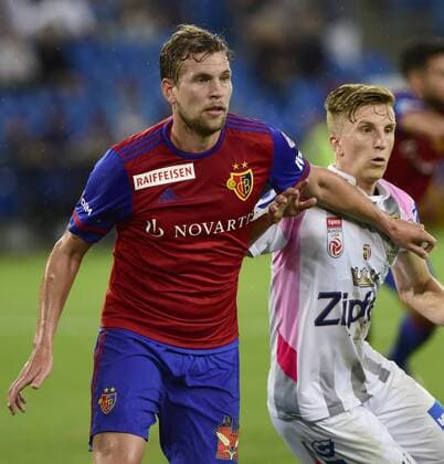 Fabian Frei, FCB, re Philipp Wiesinger, Linz, FC Basel LASK, Qualification Champions League, Football, 07 08 2019