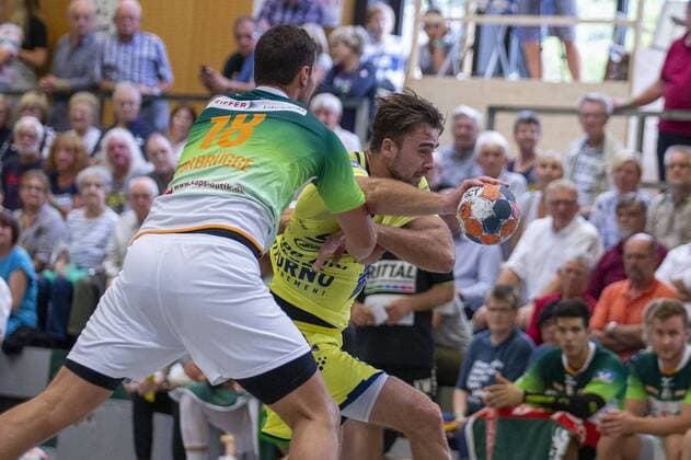 HSG Wetzlar vs. St Raphael Var, International Heide Cup 2019, Schneverdingen 09 08 19 Wadsim Gajdutschenko St Raphael Var, 95 vs. Nils Torbruegge HSG Wetzlar, 018 Copyright: xBEAUTIFULxSPORTS MarioxM.xKobergx