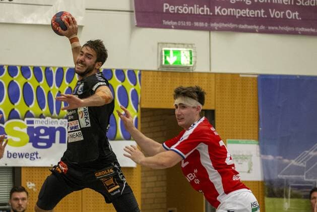 Hamburger Sport Verein vs. IFK Kristianstad, 11 International Heide Cup 2019, Schneverdingen 09 08 19 Marc Canellas IFK Kristianstad, 10 against Philipp Bauer HSV Hamburg, 22 Copyright: xBEAUTIFULxSPORTS MarioxM.xKobergx
