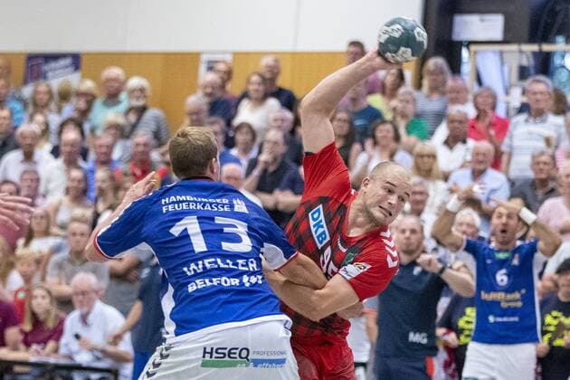 Fuechse Berlin vs. Hamburger Sport Verein Hamburg, 11 International Heide Cup 2019, Schneverdingen 10 08 19 Paul Drux Fuechse Berlin, 95 vs. Niklas Weller HSV Hamburg, 13 Copyright: xBEAUTIFULxSPORTS MarioxM.xKobergx