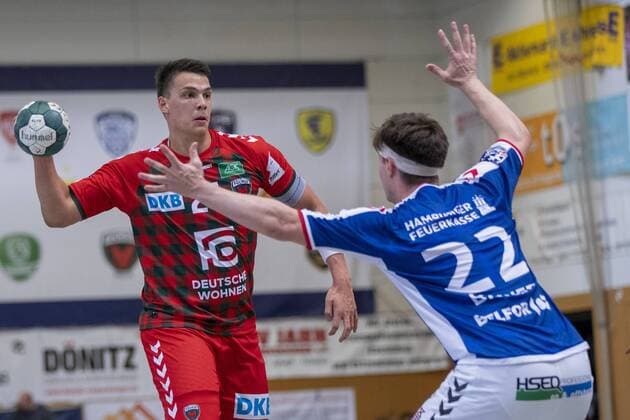 Fuechse Berlin vs. Hamburger Sport Verein Hamburg, 11 International Heide Cup 2019, Schneverdingen 10 08 19 Frederik Simak Fuechse Berlin, 24 vs. Philipp Bauer HSV Hamburg, 22 Copyright: xBEAUTIFULxSPORTS MarioxM.xKobergx