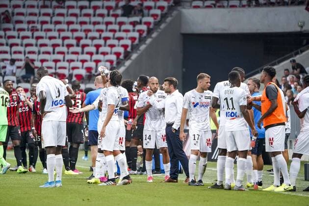 Haitam Aleesami (Amiens SC) - Luka Elsner (entraineur de l equipe de Amiens SC) FOOTBALL : OGC Nice vs Amiens SC - Nice - 10 08 2019 NorbertScanella PanoramiC 