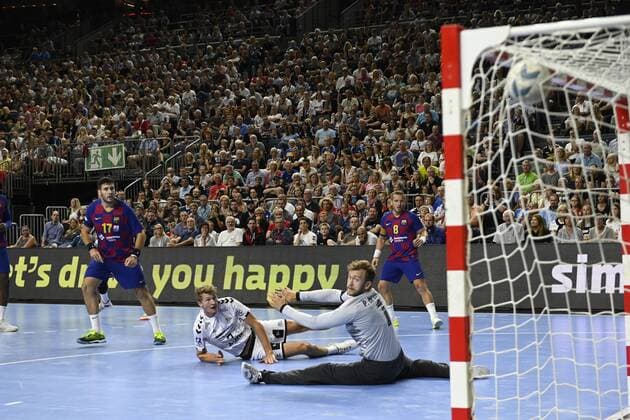 Handball THW Kiel vs. FC Barcelona on 11 08 2019 at the Lanxess Arena in Cologne Kiels Magnus Landin Jacobson No 7 meets Barcelonas goalkeeper Gonzalo Perez de Vargas No 1 WD