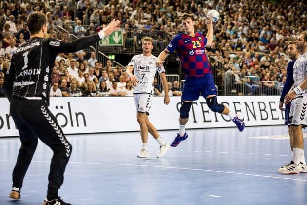 Heroes of Handball 2019 THW Kiel FC Barcelona Niklas Ladin Jacobsen 1, THW Kiel , Jure Dolenec 23, FC Barcelona Heroes of Handball 2019 THW Kiel FC Barcelona Koeln, Lanxessarena Copyright: xBEAUTIFULxSPORTS Wunderlx