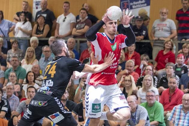 IFK Kristianstad vs Handball Sport Verein Hamburg, 11 International Heide Cup 2019, Schneverdingen 11 08 19 Lukas Ossenkamp HSV Hamburg, 14 against Teitur Einarsson IFK Kristianstad, 24 Copyright: xBEAUTIFULxSPORTS MarioxM.xKobergx