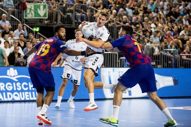 Heroes of Handball 2019 THW Kiel FC Barcelona Thimothey N Guessan 19, FC Barcelona , Rune Dahmke 23, THW Kiel , Abel Serdio 17, FC Barcelona Heroes of Handball 2019 THW Kiel FC Barcelona Koeln, Lanxessarena Copyright: xBEAUTIFULxSPORTS Wunderlx