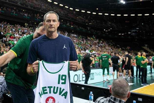 1992 and 1996 Olympic bronze medalist currently general manager of NBA, Basketball Herren, USA Denver Nuggets Arturas Karnisovas is honoured before friendly basketball game Lithuania vs Serbia in Kaunas Zalgiris arena on Monday 12 August 2019. Kaunas Lithuania  Copyright: xÅ½ygimantasxGedvilax karnisovas kaunas basketball
