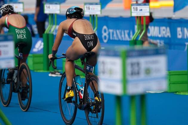 2019 08 15, Tokyo Odaiba, Elite Woman start of the Tokyo 2019 ITU World Triathlon Olympic Qualification Event in Odaiba. Athlete: Mengying Zhong CHN (Photos by Michael Steinebach AFLO) Noxthirdxpartyxsales  (109826556)