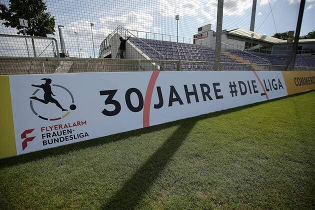 16 08 2019 xcex Frankfurt am Main, Stadion am Brentanobad Season 2019 2020, 1 Bundesliga, FLYERALARM Womens Bundesliga Season opening FLYERALARM Womens Bundesliga Symbol photo FLYERALARM Womens Bundesliga emspor, DFL regulations prohibit any use of photographs as image sequences and or quasi video