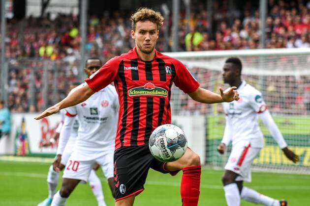 Soccer Bundesliga 19 20 SC Freiburg vs. 1 FSV Mainz 05 17 08 2019 Luca Waldschmidt SC Freiburg 11 at the ball acceptance, at the soccer Bundesliga match between SC Freiburg and 1 FSV Mainz 05, on Saturday, August 17, 2019 at the Schwarzwald Stadium in Freiburg im Breisgau DFL REGULATIONS PROHIBIT ANY USE OF PHOTOGRAPHS AS IMAGE SEQUENCES AND OR QUASI VIDEO Copyright: xBEAUTIFULxSPORTS GerdxGruendlx