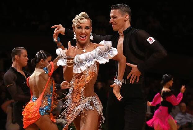 Bilder des Jahres 2019, Sport 08 August Sport Bilder des Tages Stuttgart, Tanzen GOC German Open Championships, WDSF GrandSlam Latin, Samba, Marius-Andrei Balan und Khrystyna Moshenska (Schwarz-Weiß-Club Pforzheim) *** Stuttgart, Dancing GOC German Open Championships, WDSF GrandSlam Latin, Samba, Marius Andrei Balan and Khrystyna Moshenska Schwarz Weiß Club Pforzheim