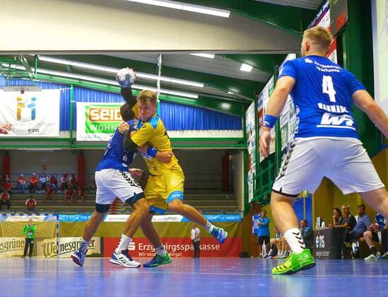 Paul Kaletsch Konstanz , left access Adrian Kammlodt Aue , right Sebastian Naumann Aue Handball DHB Cup 2019 20 EHV Aue HSG Konstanz at 17 8 2019 EHV Aue HSG Konstanz