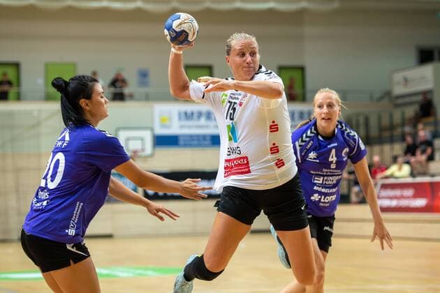 Saskia Lang SV Union Halle goal throw SV Union Halle Neustadt Wildcats vs HSG Bad Wildungen Vipers 5 SWH Saale Cup Handball 2 Bundesliga season 2019 2020 Copyright xVIADATAx xHolgerxJohnx Halle Saale Sachsen Anhalt Germany