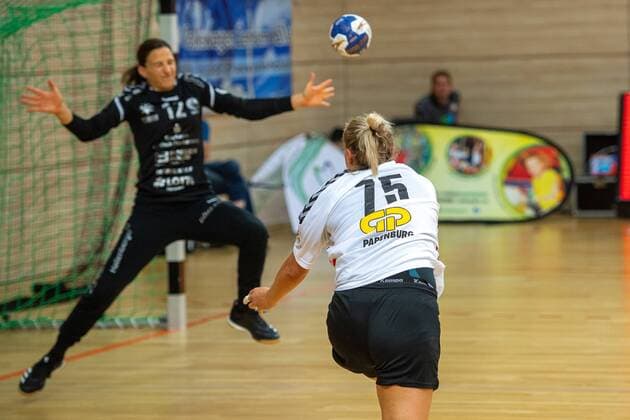 Saskia Lang SV Union Halle goal throw SV Union Halle Neustadt Wildcats vs HSG Bad Wildungen Vipers 5 SWH Saale Cup Handball 2 Bundesliga season 2019 2020 Copyright xVIADATAx xHolgerxJohnx Halle Saale Sachsen Anhalt Germany