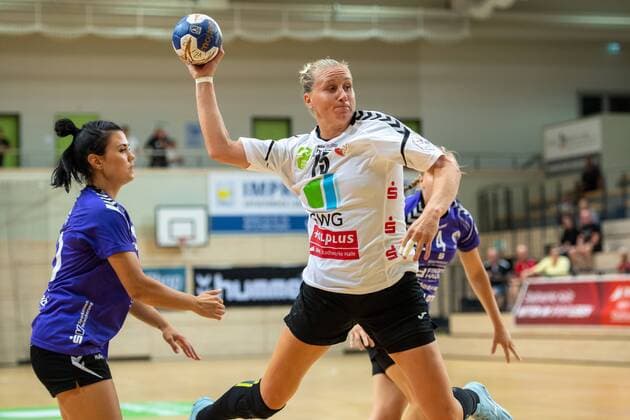 Saskia Lang SV Union Halle goal throw SV Union Halle Neustadt Wildcats vs HSG Bad Wildungen Vipers 5 SWH Saale Cup Handball 2 Bundesliga season 2019 2020 Copyright xVIADATAx xHolgerxJohnx Halle Saale Sachsen Anhalt Germany