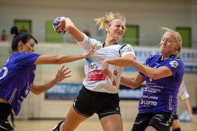 Lea Gruber SV Union Halle vs Maxime Struijs Vipers SV Union Halle Neustadt Wildcats vs HSG Bad Wildungen Vipers 5 SWH Saale Cup Handball 2 Bundesliga Season 2019 2020 Copyright xVIADATAx xHolgerxJohnx Halle Saale Sachsen Anhalt Germany
