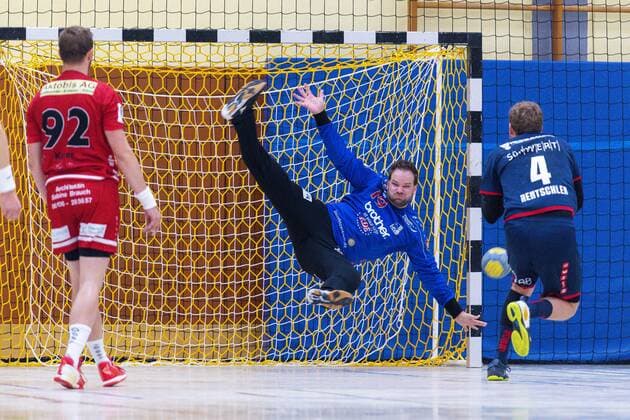 Rodgau, Germany 17 August 2019 DHB Cup 19 20 SG BBM Bietigheim vs. HSG Rodgau Nieder Roden Torhueter Marco Rhein Rodgau , Patrick Rentschler SG BBM Bietigheim Rodgau Germany
