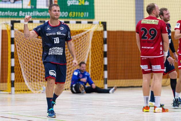 Rodgau, Germany 17 August 2019 DHB Cup 19 20 SG BBM Bietigheim vs HSG Rodgau Nieder Roden Michael Kraus SG BBM Bietigheim Jubel Freude Emotion Torjubel Torschuetze Torschütze, Torhueter Marco Rhein am Boden Rodgau Rodgau Deutschland