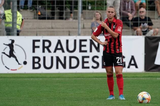 Klara Bühl Freiburg, 21 in front of an advertising gang of Flyeralarm Frauen Bundesliga FFBL , disappointed looking, disappointment, frustration, disappointed, pessimistic, 17 08 2019, Freiburg Germany , football, Flyeralarm Frauen Bundesliga, SC Freiburg FC Bayern München, DFB DFL REGULATIONS PROHIBIT ANY USE OF PHOTOGRAPHS AS IMAGE SEQUENCES AND OR QUASI VIDEO xozx