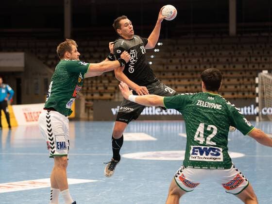 28 Robin Egelhof TuS 04 Dansenberg against 44 Kresimir Kozina Frisch Auf Goeppingen , Frisch Auf Goeppingen vs. TuS 04 Dansenberg, DHB Cup, Handball, Men, 17 08 2019 Frisch Auf Goeppingen vs. TuS 04 Dansenberg, DHB Cup, Handball, Men, 17 08 2019 Goeppingen Copyright: xEIBNER Michael_Schmidtx EP_MST
