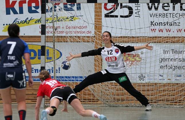 Skoda Cup in Allensbach SG H2 Ku Herrenberg TSG Eddersheim 21 19 V l Caroline Tuc SG H2 , Franziska Feick TSG and Laura Waldenmaier SG H2 Skoda Cup in Allensbach SG H2 Ku Herrenberg TSG Eddersheim Allensbach Copyright: xEIBNER PeterxPisax EP_EER
