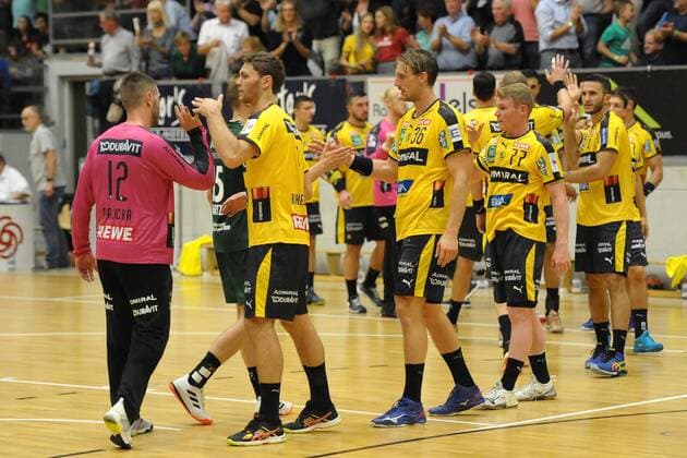 After the final siren, the players congratulate themselves on winning the game Rhein Neckar Loewen vs. HG Saarlouis, DHB Cup, 1 round, first semi-final in the Final Four tournament in the Stadtgartenhalle Saarlouis, 17 08 19 Rhein Neckar Loewen vs. HG Saarlouis , 17 08 19, DHB Cup, Saarlouis Copyright: xEIBNER PeterxFranzx EP_PFZ