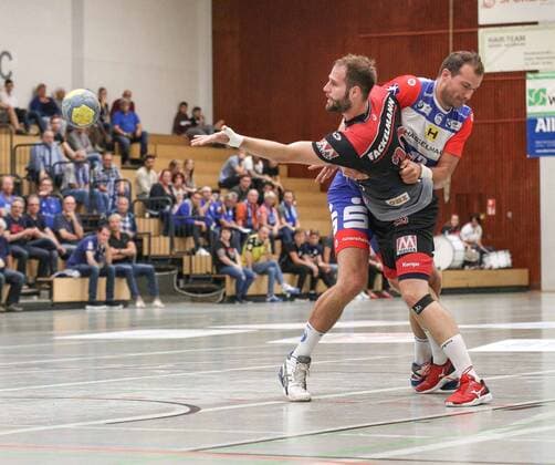 17 08 2019, xmgx, Handball DHB Cup, ThSV Eisenac HC Erlangen II v l Duje Miljak Eisenach Nico Büdel Erlangen Hanau Hessen Germany DEU